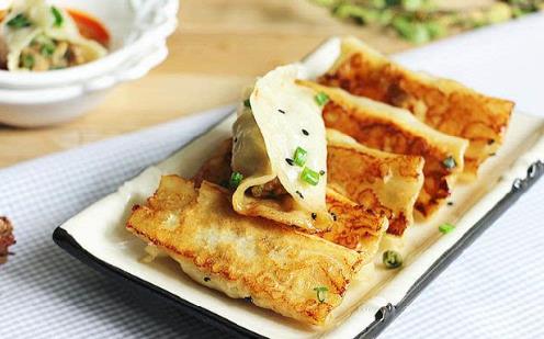 怎么才能把饺子做成锅贴？香菇锅贴的做法