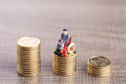 2021年两会：提高退休人员基本养老金，具体能提高多少？