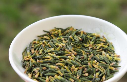 莲子心可以吃吗？莲子心茶的功效有哪些？