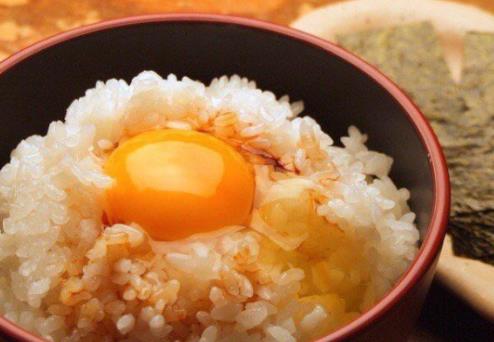 国内的生鸡蛋能拌饭吗？怎么去除鸡蛋的腥味？
