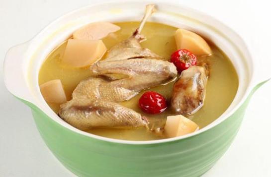 做老鸭汤怎么去除腥味？做老鸭汤是公鸭好还是母鸭好？