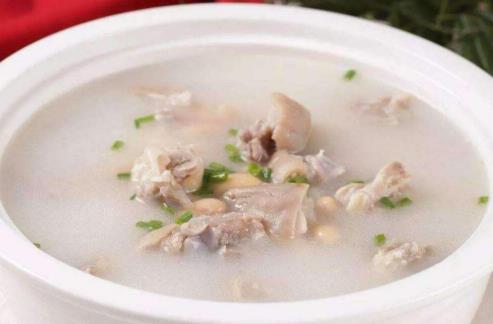 做羊肉汤可以放牛奶吗？羊肉汤的热量高吗？