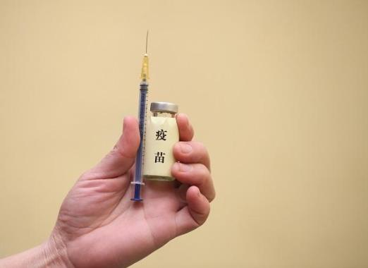 空腹打新冠疫苗会有什么危害吗？新冠疫苗三针和两针怎么选择？