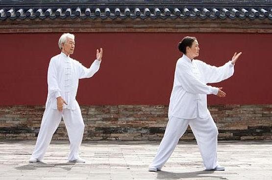 打太极的好处有什么？为什么打太极拳膝盖疼