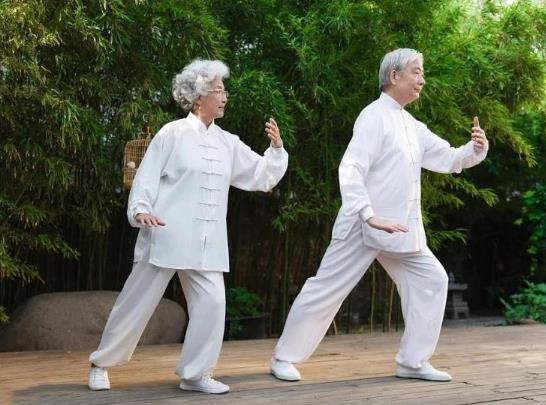 打太极的好处有什么？为什么打太极拳膝盖疼