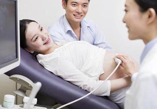 生孩子奖励2万元的钱去哪里领？生育津贴可以领到多少钱？