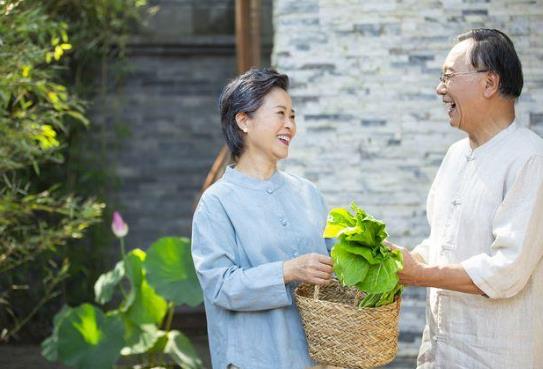 多多买菜里的肉是新鲜的吗？多多买菜到店自取要出示什么吗