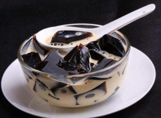 龟苓膏和烧仙草有什么区别？胃不好的人可以吃龟苓膏吗？
