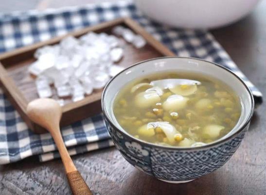 哪些人不能喝绿豆汤？绿豆汤的绿豆要泡多久才能煮？