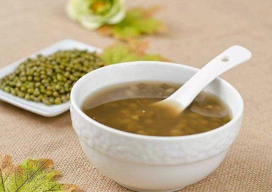 做绿豆汤要提前泡绿豆吗？怎么防止绿豆汤溢出？