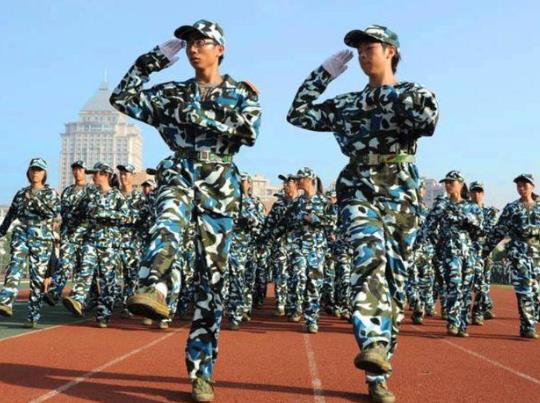什么兵可以当军训教官？得了什么病大学才可以免军训？