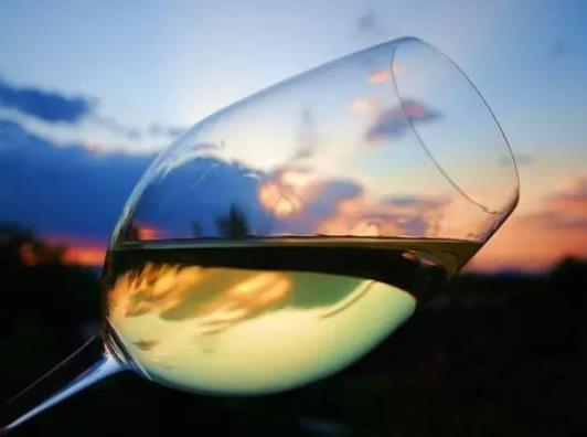 浓茶和咖啡可以解酒吗？哪些药不能和酒一起吃？