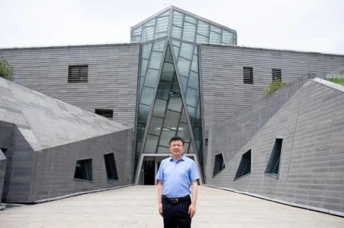 西安国际医学中心整形医院卢涛主任：中西融合医术快速治疗皮肤过敏