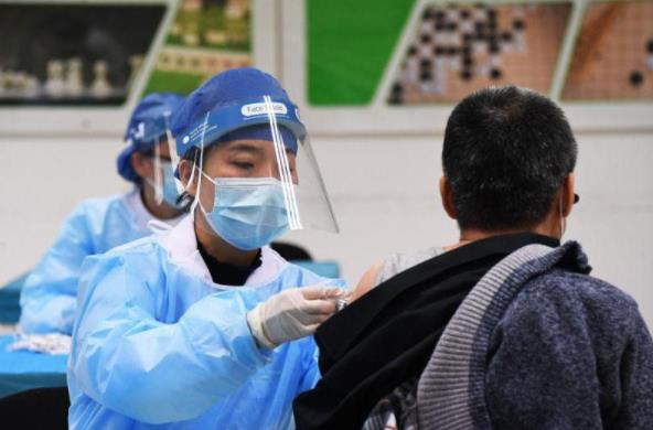 注射新冠疫苗总共要打几针？注射新冠疫苗产生不良反应如何处理