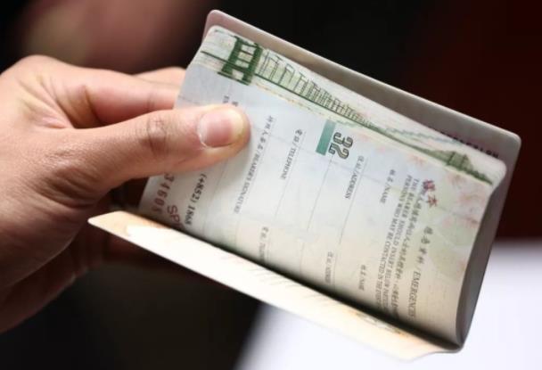什么是电子护照？电子护照，好用又方便