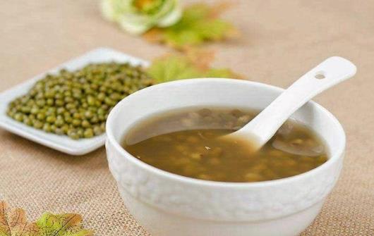 绿豆糖水不放冰箱会坏吗 绿豆糖水放冰箱第二天还需要煮吗