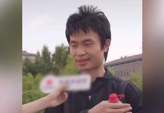 韦东奕实际身价多少亿？记者怎么刚好在北大校园里采访到韦东奕了？