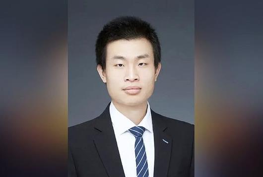 韦东奕实际身价多少亿？记者怎么刚好在北大校园里采访到韦东奕了？