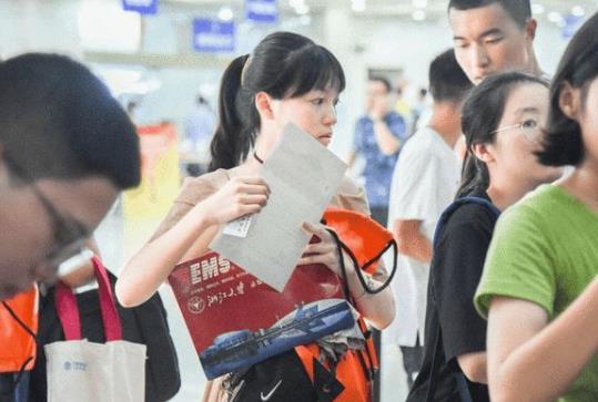 大学未婚先孕可以休学吗？大学走读可以保留宿舍吗？