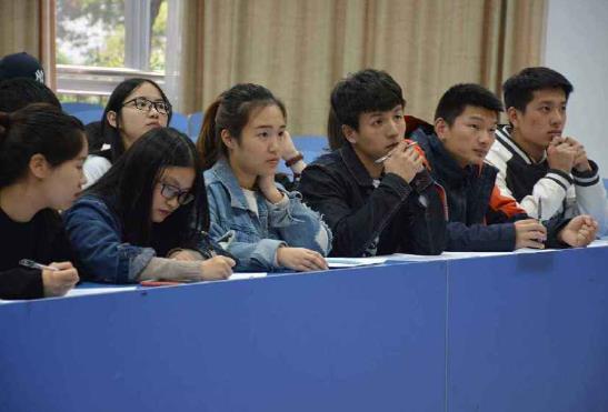 大一可以拿大学奖学金吗？在大学学生报到后什么时候上课