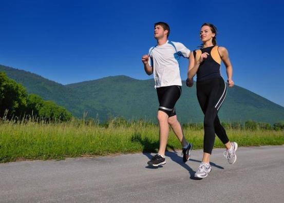 穿着护腰跑步有什么效果？长跑戴护膝还是髌骨带？