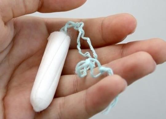 卫生棉条上厕所要拿出来吗？用卫生棉条要注意什么