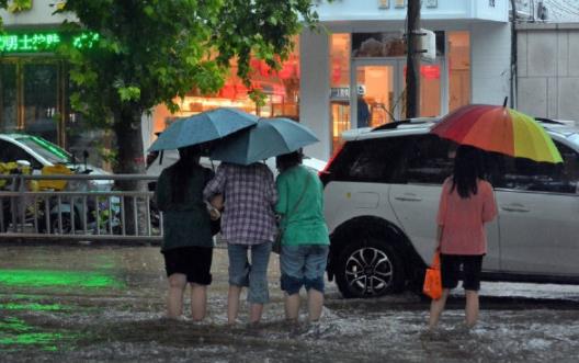 郑州暴雨直接经济损失有多大 河南暴雨哪些保险可以赔