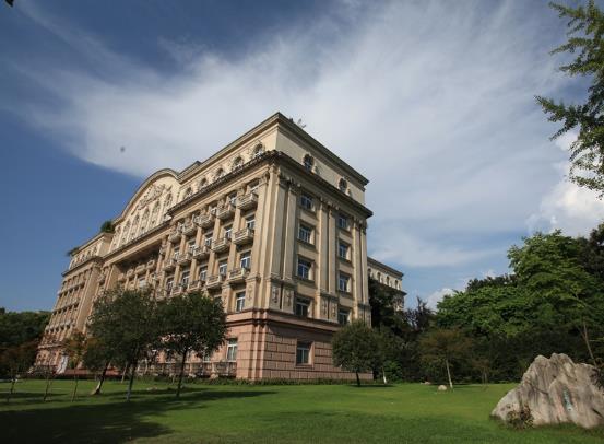 疫情期间开学前要注意什么？开学前出省游玩学校会知道吗？