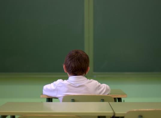 选初中最重要考虑什么？孩子初中上私立封闭学校好吗？