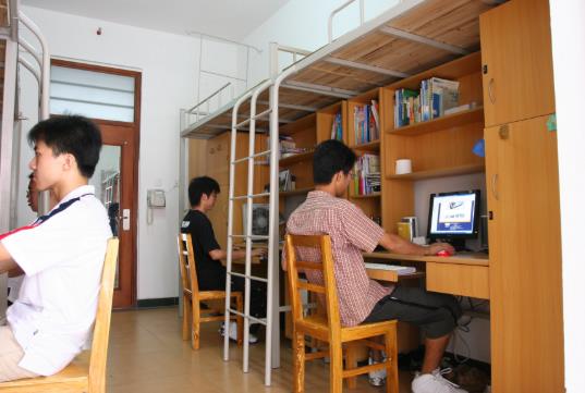 大学床单被罩在哪买？学生宿舍被子买多大的
