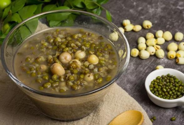 喝绿豆汤的功效是什么？绿豆汤跟哪些食物搭配一起效果最好