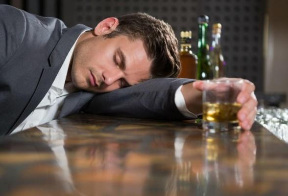 浓茶和咖啡可以解酒吗？不能和酒一起吃的药