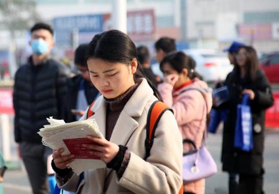 三支一扶考上了对考公务员有什么优势吗？三支一扶辞职影响考公务员吗？