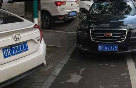 进京证必须放车上吗？进京证可以不贴在车上面吗？