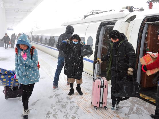 高铁普及了为什么春运火车票还是难买？春运回家怎么避开人流高峰期