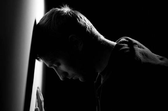 什么性格的人容易得抑郁症？得了抑郁症的人为什么会想死