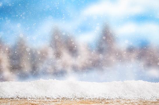 下雪天汽车装几个防滑链好？雨刮器竖起来被冻住了怎么办？