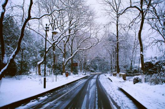 下雪怎么开车？下雪天怎么保养汽车？