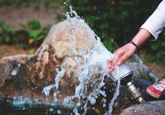 停水后自来水水发黄怎么洗衣服？自来水发黄烧开后能喝吗？