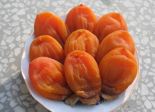 柿饼上的白霜发黄了还能吃吗？柿子饼有什么营养价值？
