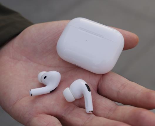 airpodspro整套丢失别人还能用吗？airpodspro放着不用没电了正常吗