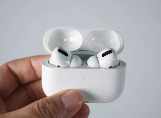 为什么airpods2开盖没弹窗？airpods盒子关上耳机还连着的是怎么回事