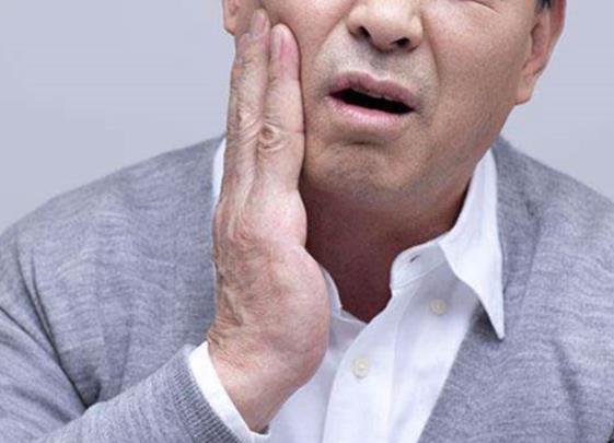 口腔溃疡是病吗？上火会引起口腔溃疡吗？