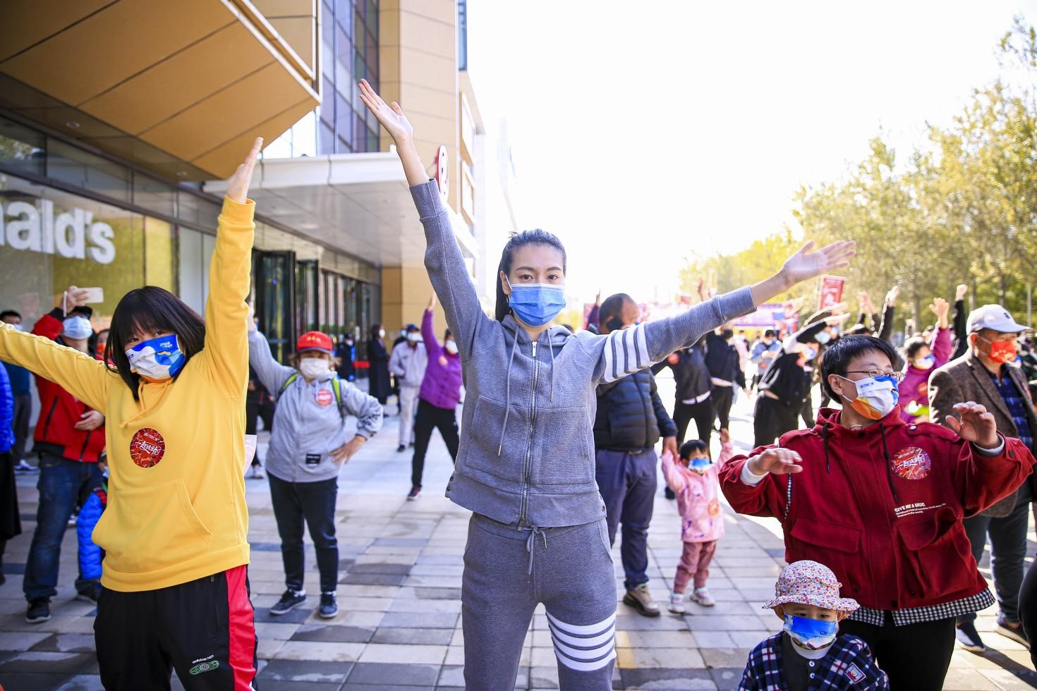 400+座万达广场同启“一起运动”，世界冠军助推冬奥文化， 激发全民运动热情