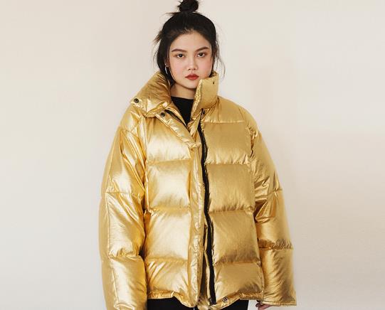 洗完的羽绒服有白印怎么办？羽绒服隔年变黄了怎么洗干净