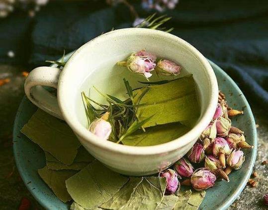 冬瓜荷叶茶能和薏米茶一起喝吗？冬瓜荷叶茶一天喝几包能减肥
