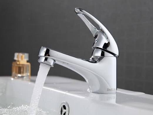 怎样鉴别水龙头质量的好坏？水龙头转紧是歪的怎么办