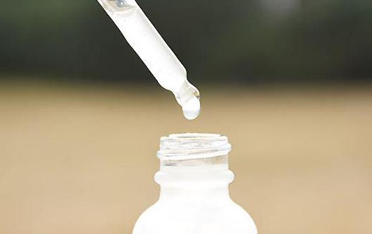 烟酰胺能和维C一起用吗 烟酰胺和水杨酸可以一起用吗