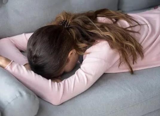 大便不成形十几年了会是癌症吗？每天大便二三次但每次都是稀怎么办