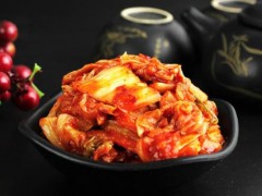 腌辣白菜必须要用石头压吗？腌制辣白菜的白菜是什么品种？